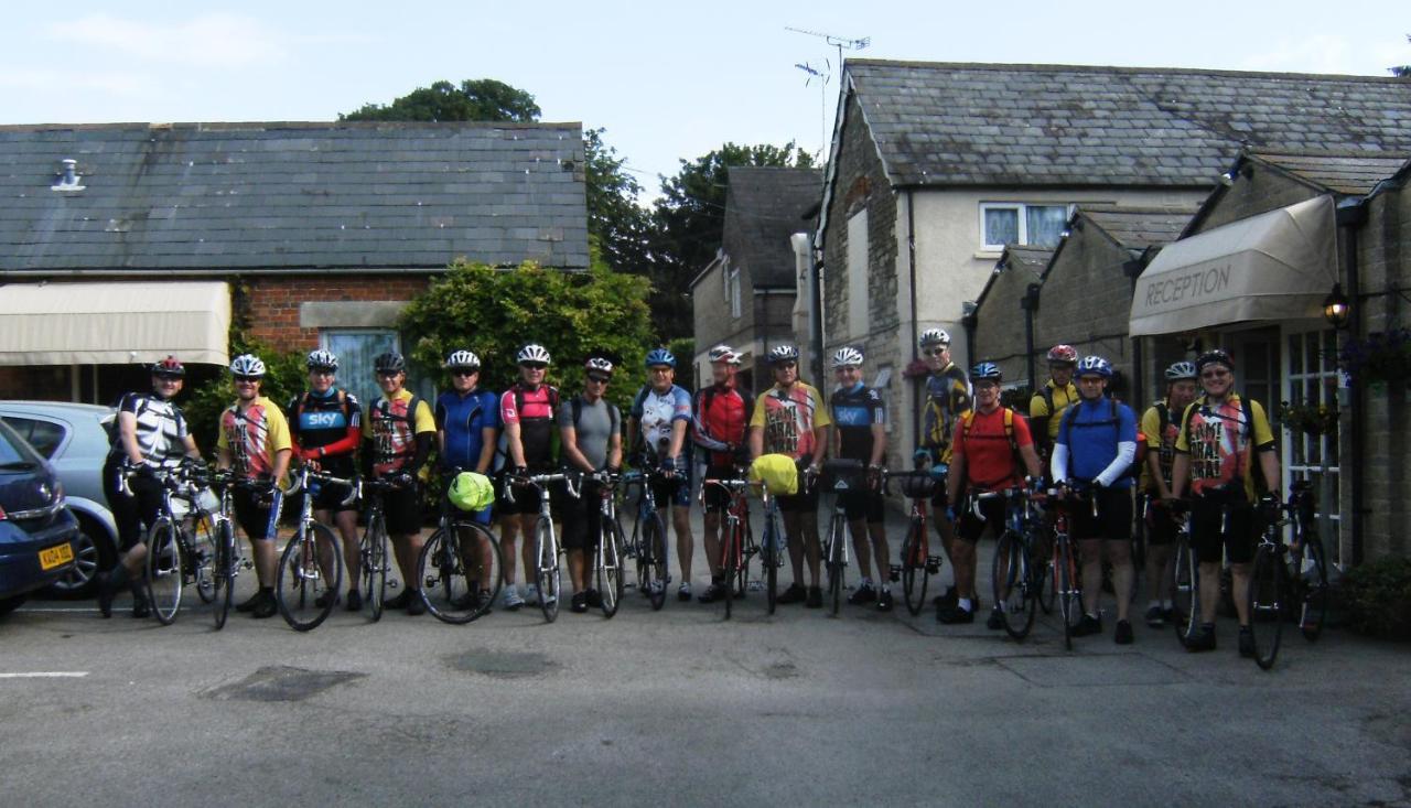 Pettifers Freehouse Bed & Breakfast Crudwell